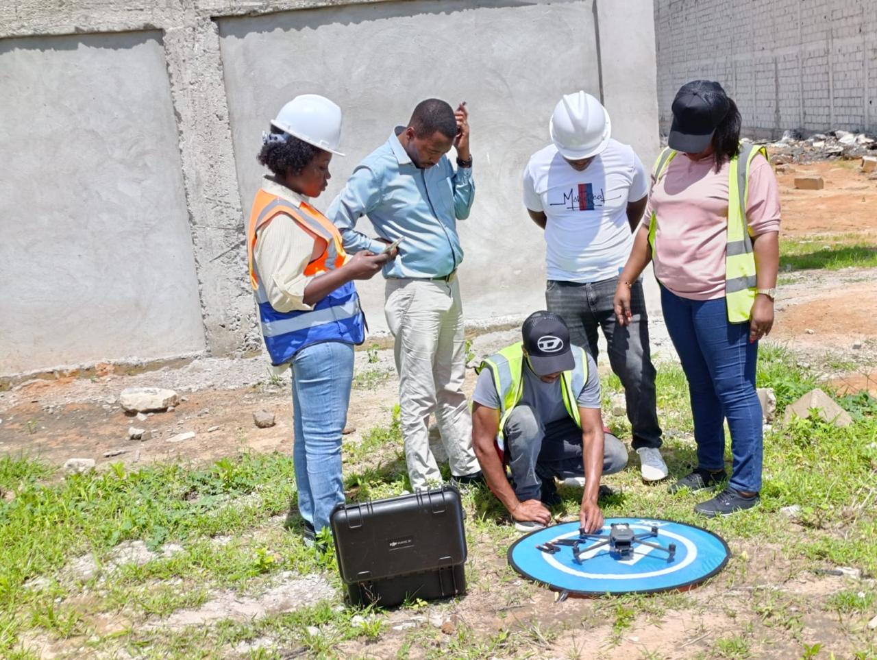 Equipa FlyEvent em operação de levantamento técnico com drone